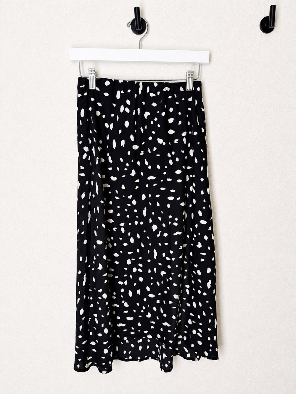 Petal + Pup Black & White Spotted Midi Skirt Size US 6 Flowy A-Line